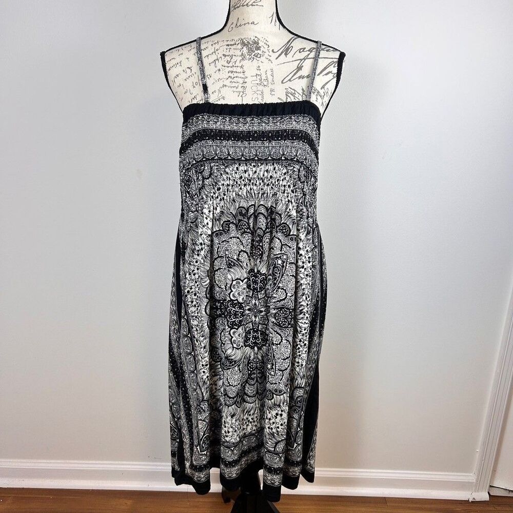 India Boutique Dress Womens Medium Black White Paisley Smocked Spaghetti Strap